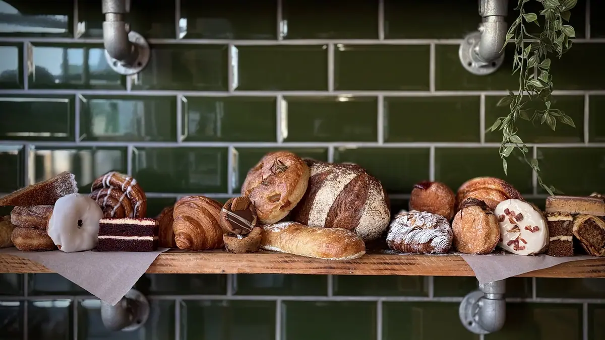 BigWigs Bakery – bakery in Highcliffe-on-Sea town centre